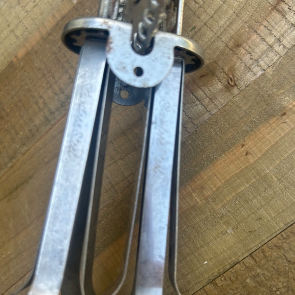 Vintage Hand Mixer - Picture 4 of 6